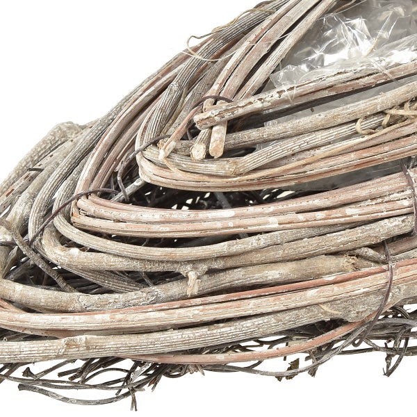 Dekoratives Herz aus Ästen