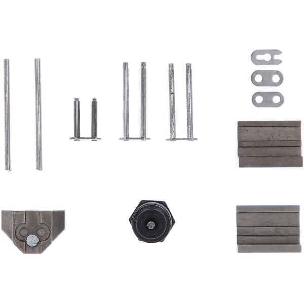 Eine Hand bedient ein Multifunktionswerkzeug zum Entfernen von Fliesenfugen.