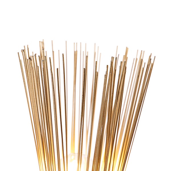 Dekorative Leuchte mit metallischen Streben