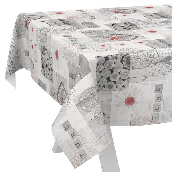 Tischdecke mit Naturmotiven auf einem Tisch