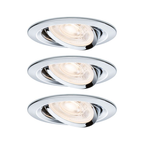 Einbaustrahler rund schwenkbar in Chrom mit eingeschalteter Lichtquelle.