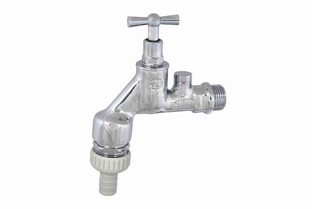 Verchromtes Auslaufventil mit Knebelgriff und Schlauchverschraubung.