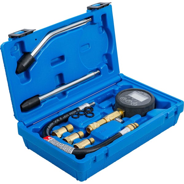 Kompressionsdruckprüfer-Satz im blauen Koffer mit Messgerät, Schläuchen und Adaptern