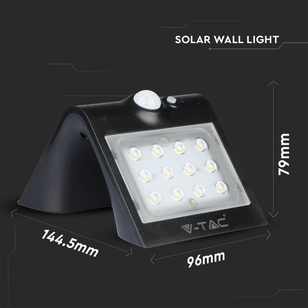 Solarbetriebene Wandleuchte mit den Maßen 79 mm Höhe, 96 mm Breite und 144,5 mm Länge.