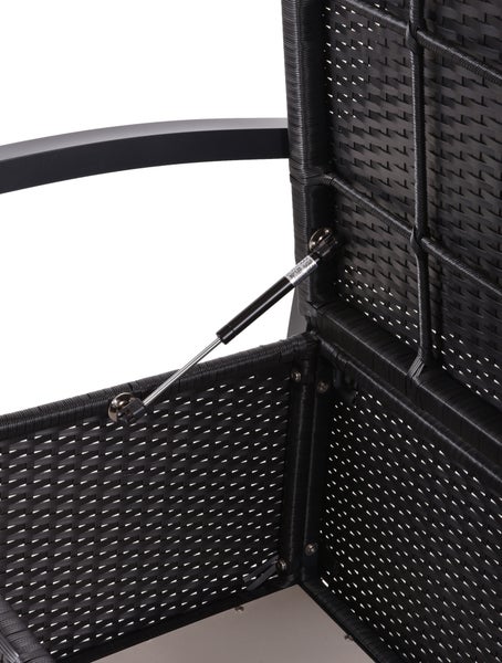 Gasdruckfeder zur Deckelöffnung an einer Polyrattan Truhe.