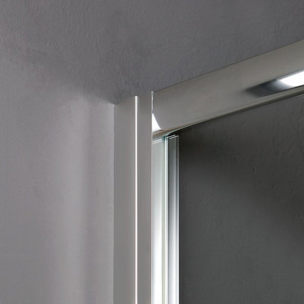 Detailansicht einer Duschkabinenhalterung mit Glas