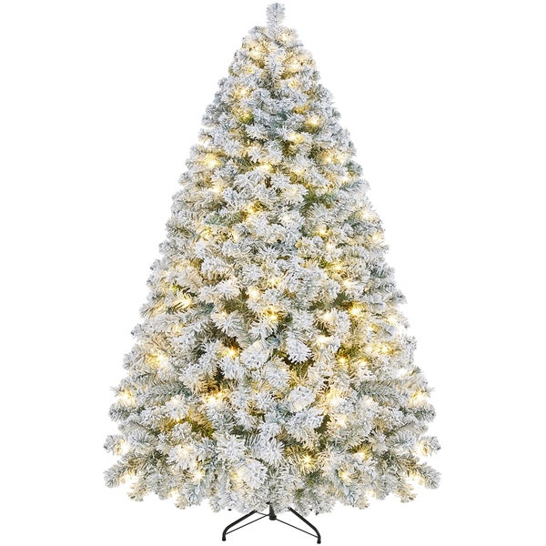 Schneebedeckter Weihnachtsbaum mit Lichtern