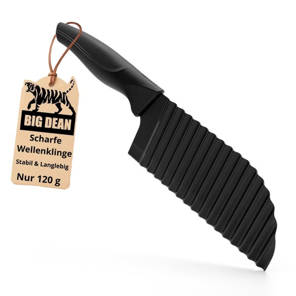 Küchenmesser mit Wellenschliff und Kunststoffgriff mit angehängtem Produktetikett