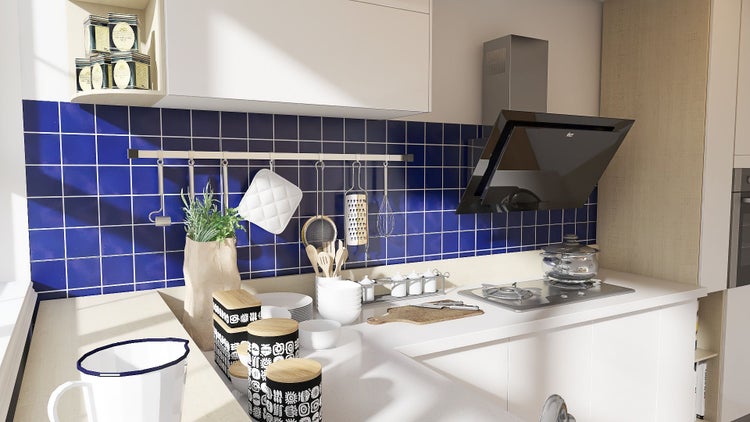 Küchenszene mit blau gefliester Wand, Kochutensilien, Geschirr und Kochfeld mit Topf