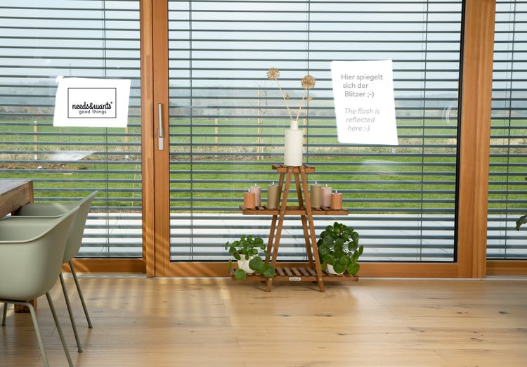 needs&wants® Pflanzenständer Blumenständer aus Holz wetterfest für Indoor Outdoor Balkon Garten draußen innen Wand, Pflanzenregal Blumentreppe, 83 x 28 x 83 cm hoch, braun