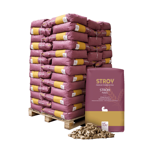 Palette mit 15 Kilogramm Säcken STROY Strohpellets für Pferdeeinstreu sowie lose Pellets.