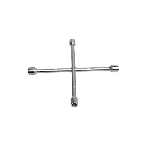 Innenansicht einer Gartensauna aus Holz mit zwei Sitzbänken, einem Saunaofen mit Steinen und einem Bogendach mit Schindeln.