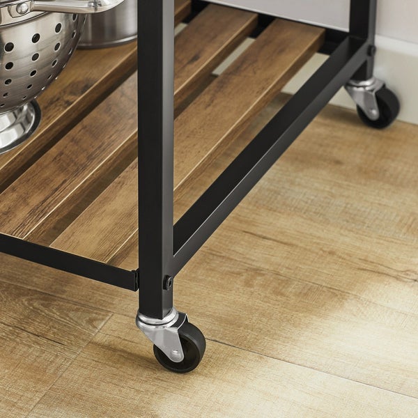 Detailansicht eines Küchenwagens mit Rollen und Ablageflächen