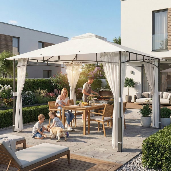 Großer Gartenpavillon mit Seitenvorhängen auf einer Terrasse mit hölzerner Essgruppe und einer Familie in einem modern gestalteten Garten.