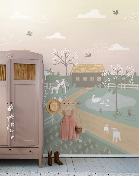 Kinderzimmer mit Bauernhof Tapete, Schrank, Kleid, Hut und Stiefeln