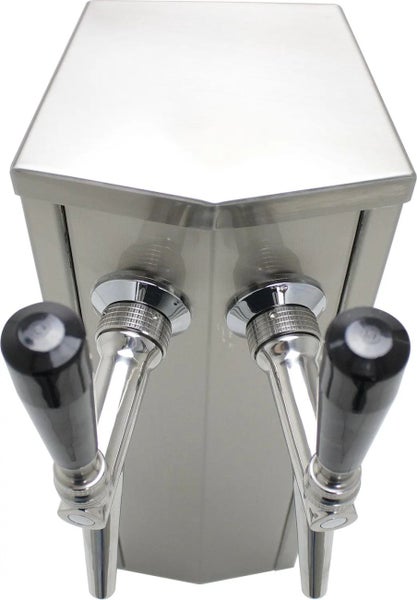 Zapfsäule aus Edelstahl mit zwei Zapfhähnen und schwarzen Griffen.