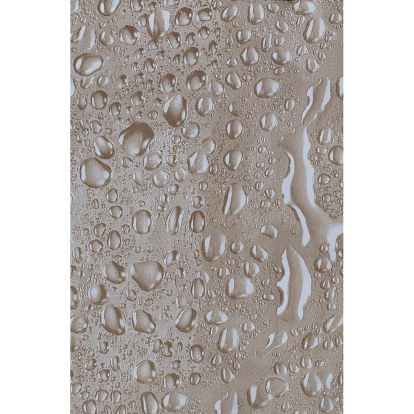 Nahaufnahme von Wassertropfen auf einer Oberfläche