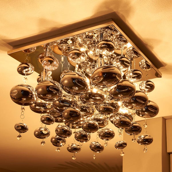 Deckenleuchte mit Glaskugeln und quadratischer Deckenbefestigung