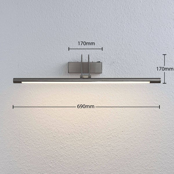 LED-Bilderleuchte mit Abmessungen: Breite 690 Millimeter, Ausladung 170 Millimeter und Wandhalterungsbreite 170 Millimeter.