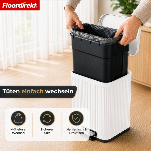 Hände heben schwarzen Inneneimer mit Müllbeutel aus weißem Treteimer. Floordirekt Logo. Müheloser Wechsel, sicherer Sitz, hygienisch.