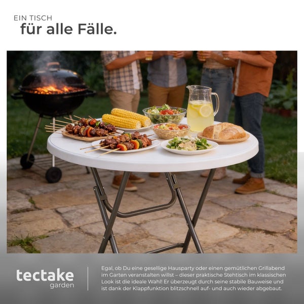 Gartenszene mit Grill, Speisen und Getränken auf einem runden Klapptisch.