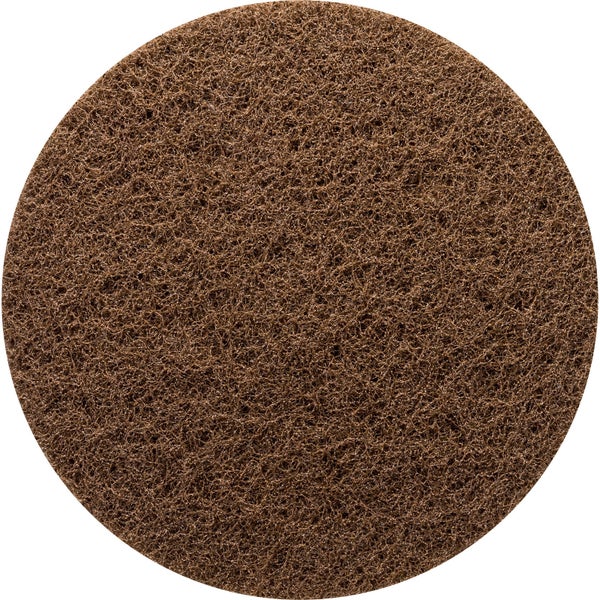 Dreieckschleifer mit Schleifpapier auf einer Holzoberfläche