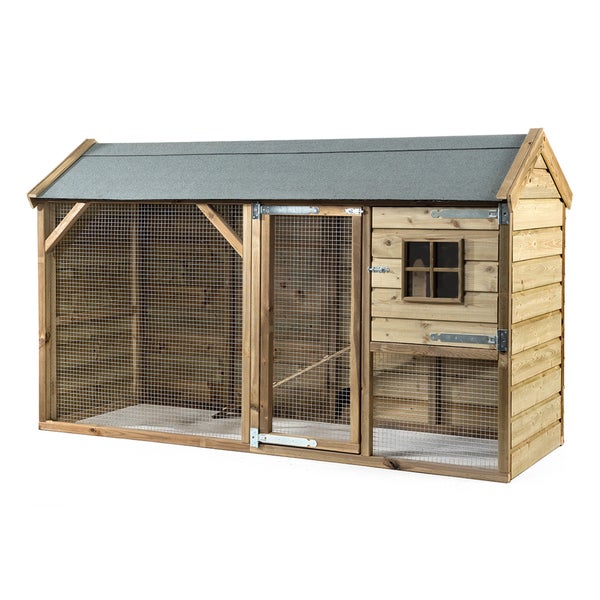 Hühnerstall aus Holz mit Gitterzaun und Dach