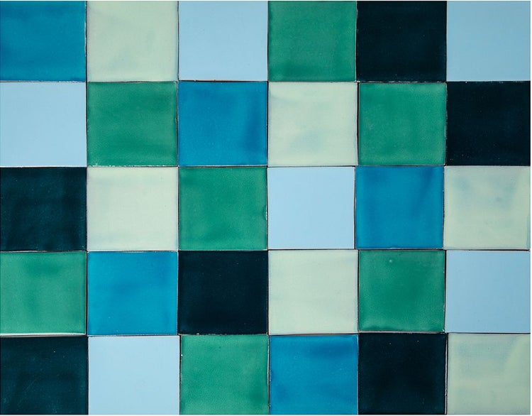 Fliesenmuster mit quadratischen Keramikfliesen