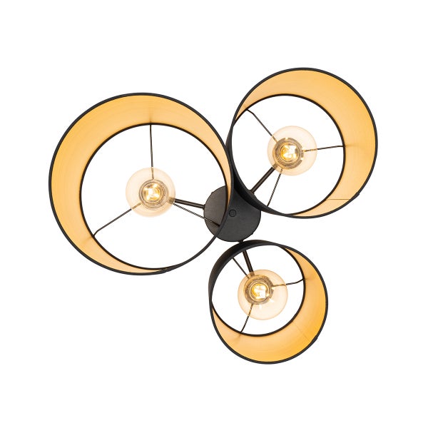 Dreiflammige Deckenleuchte mit drei runden Stoffschirmen in unterschiedlichen Größen, außen schwarz und innen goldfarben.