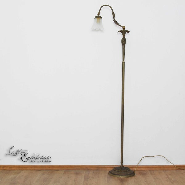 Stehleuchte mit Glasschirm für den Innenbereich