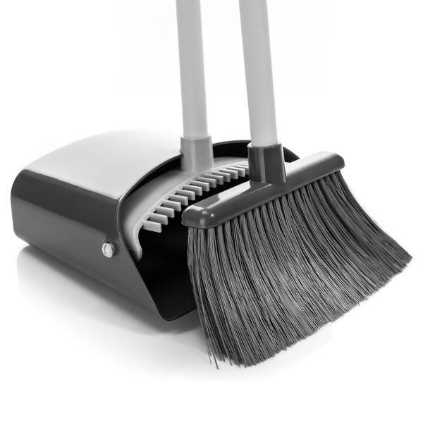 Kehrgarnitur mit Kehrblech und Besen