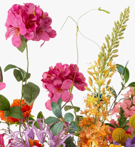 Künstliche Rose in Apricot mit offener Blüte, grünen Blättern und Stiel aus Kunststoff und Textil.