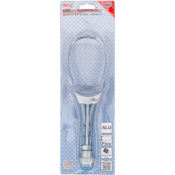 Ölfilter mit Ölfilterschlüssel im Motorraum