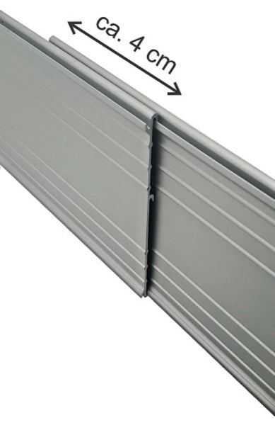 Detailansicht einer grauen Profilverbindung mit einer Maßangabe von circa 4 Zentimetern.