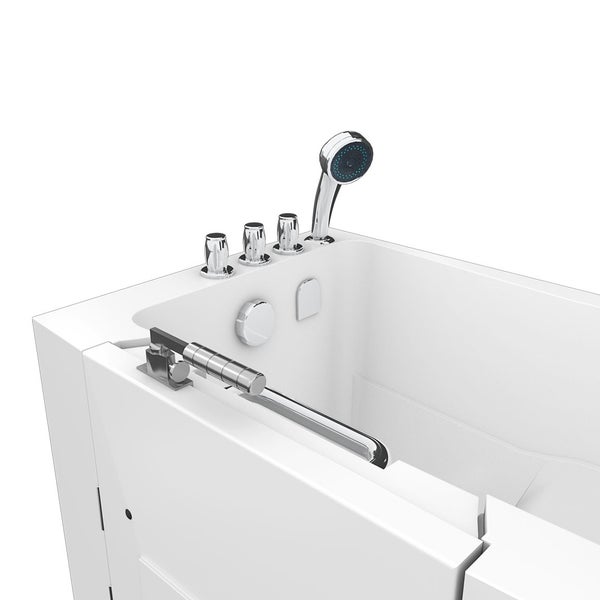 Detailansicht einer barrierefreien Badewanne mit Haltegriff und Armaturen
