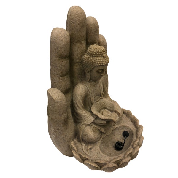 Zimmerbrunnen Buddha in einer Hand sitzend aus Polyresin in Steinoptik.