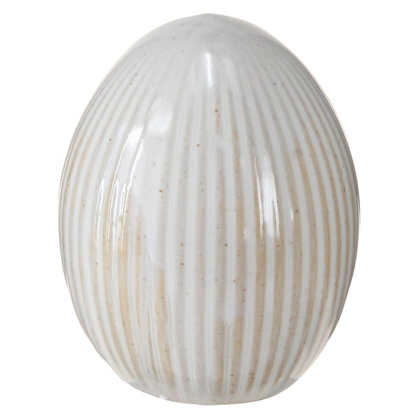 Keramik-Ei mit gerippter Oberfläche als Dekoration