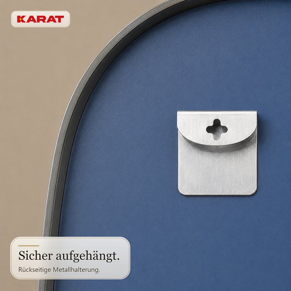 Karat Logo, Metallhalterung auf der Rückseite eines Spiegels zur sicheren Wandmontage.