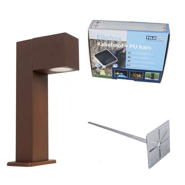 Moderne LED Wegelampe in Rostoptik inklusive Kabelabzweigkasten mit Gießharz und Erdspieß für die Gartenbeleuchtung.