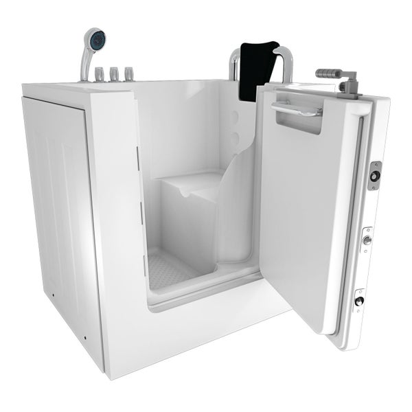 Begehbare Badewanne mit offener Tür, Sitz, Duschkopf und Armaturen.