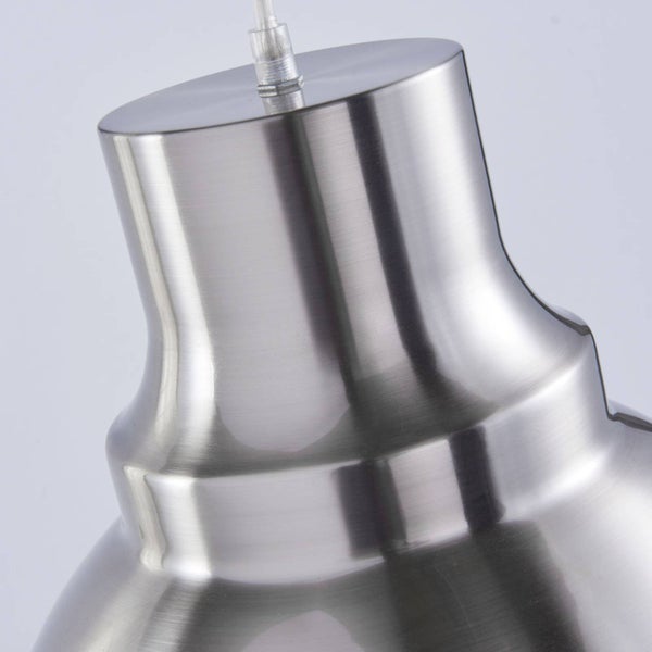 Detailaufnahme einer Pendelleuchte aus Metall