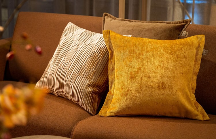 LEWIS - Kissenbezug samt 45x45 cm Golden Glow - Gelb
