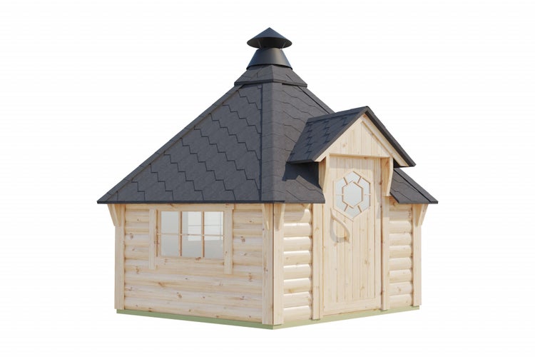 Grillkota aus naturbelassenem Holz mit dunklem Schindeldach, Schornstein, einem Fenster und einer Tür mit sechseckigem Fensterausschnitt.