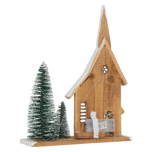 ECD Germany Holz-Weihnachtshaus mit LED-Beleuchtung, Warmweiß, 28x9x34 cm, batteriebetrieben, Timer, Deko Holzhaus 3 Tannen, Dekorative Winterhaus beschneit, Weihnachtsdeko Innen, Weihnachtsdekoration