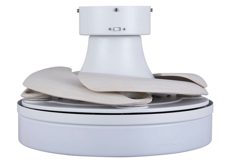 Fanaway Deckenventilator mit einklappbaren Flügeln in Holzoptik und integrierter Beleuchtung.