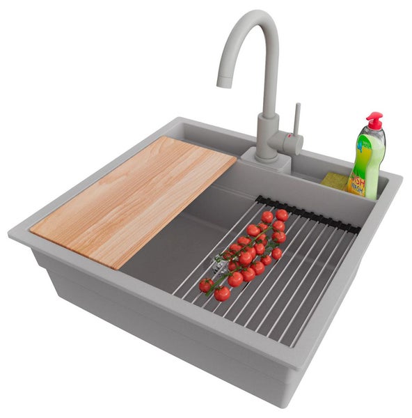 Spüle mit Abtropfgitter, Schneidebrett, Armatur und Spülmittel