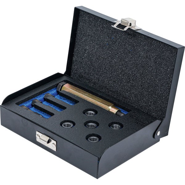 Werkzeugsatz in einem Metallkoffer mit verschiedenen Werkzeugen und Einsätzen