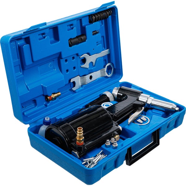 Blindnietmuttern-Set in blauem Kunststoffkoffer mit Blindnietmutternwerkzeug, Schraubenschlüsseln und Zubehör