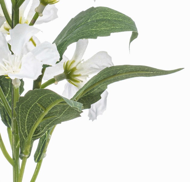 Künstlicher Oleanderzweig mit weißen Blüten und grünen Blättern in Detailaufnahme.