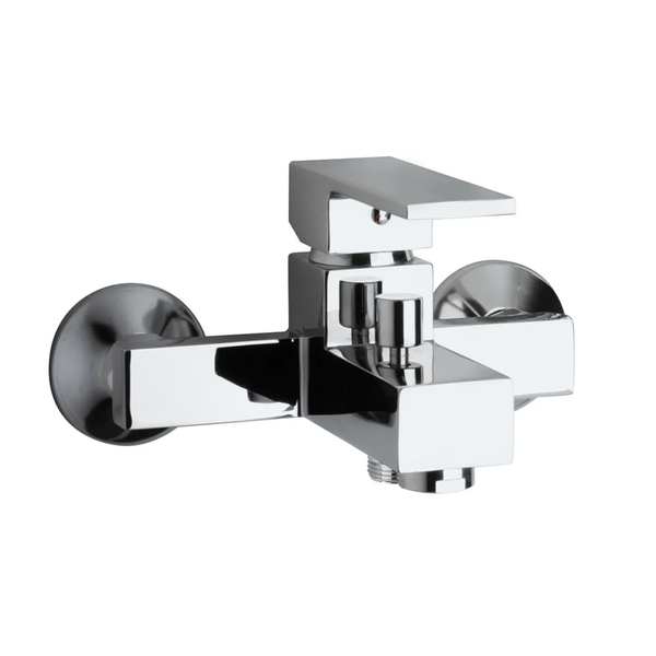 Einhebel-Wannenarmatur für Wandmontage, verchromt, mit Umsteller für Wanne und Handbrause, eckiges Design.